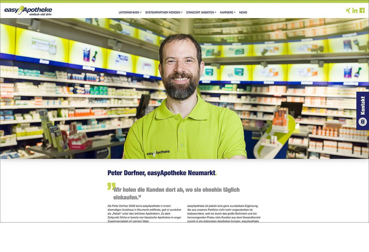 Stilvolles Werbeportrait eines Apothekers in einem modernen, professionellen Setting.